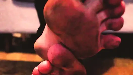 Sakso fahişelerine mastürbasyon yaparken yakalandın şimdi dediğimi yap yoksa