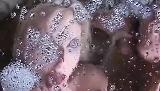 Ağızda büyük yarak... ağzına boşalma