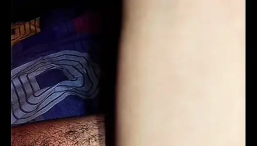 Masum ve dindar üvey kız kardeşime ilk kez seks yapmayı öğretiyorum