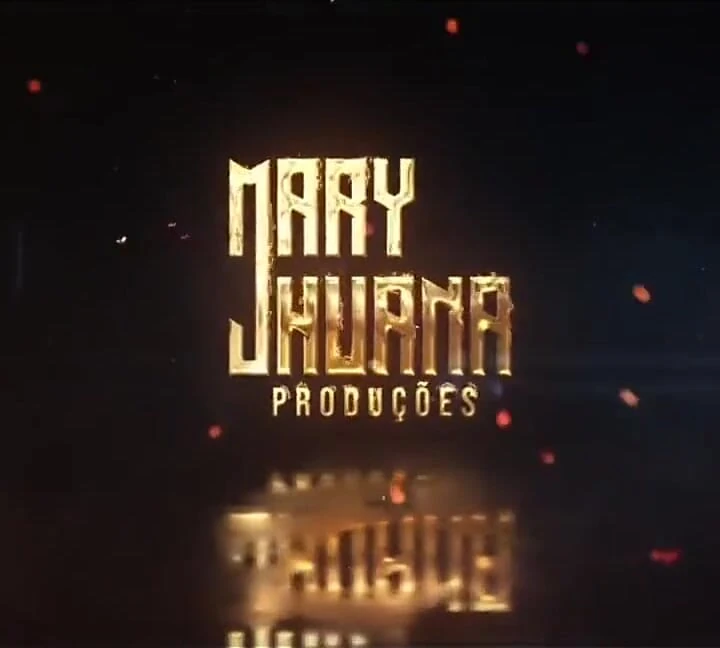 Büyük göğüslerimi gösteriyorum - Mary Jhuana