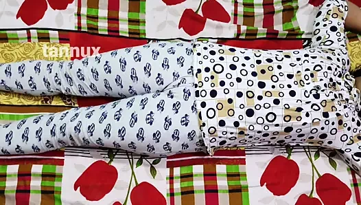 Beyaz elbise, kız arkadaşı var anal ve kedi hardcore seks