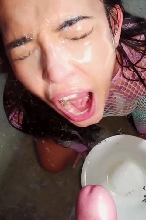 Nuria Millán mükemmel bir tuvalet