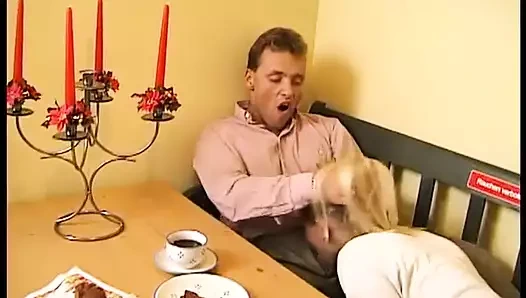 Akşam yemeği beni aç bırakıyor