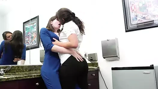 İki çılgın genç lezbiyen sürtük!