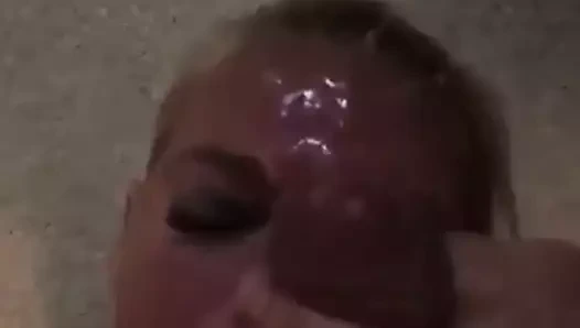 Bristol kate Başlarken bir yüz sikme arasında boşalmak