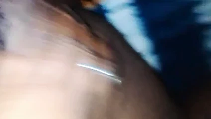 Siyah kadın kendini