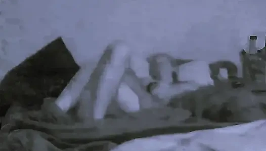 Boşalmam ve onun ateşli dölünü içime hissetmem gerekiyordu.
