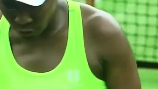 Teniste en ateşli meme uçları