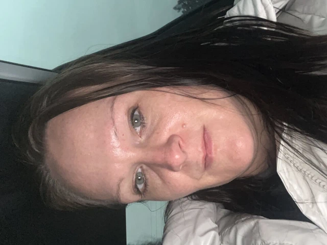 Günahkar sırlar - tatilde bakım yardımcısı park tuvaletinde kendini tatmin ediyor