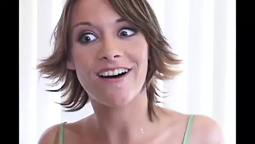 İki harika azgın büyük sert yarakla vahşi bir sikişiyor