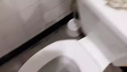 5 dolar için fahişe emmek istiyorum