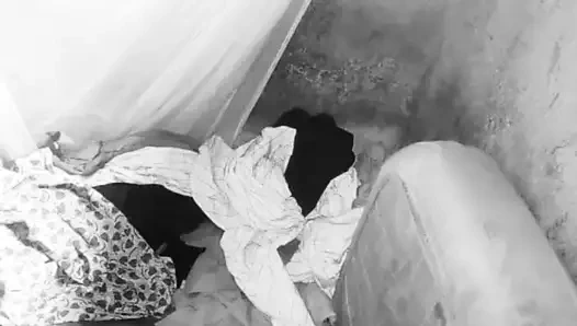 Gülümseyen yüz ve ben hala onu sert sikmeye devam ediyorum