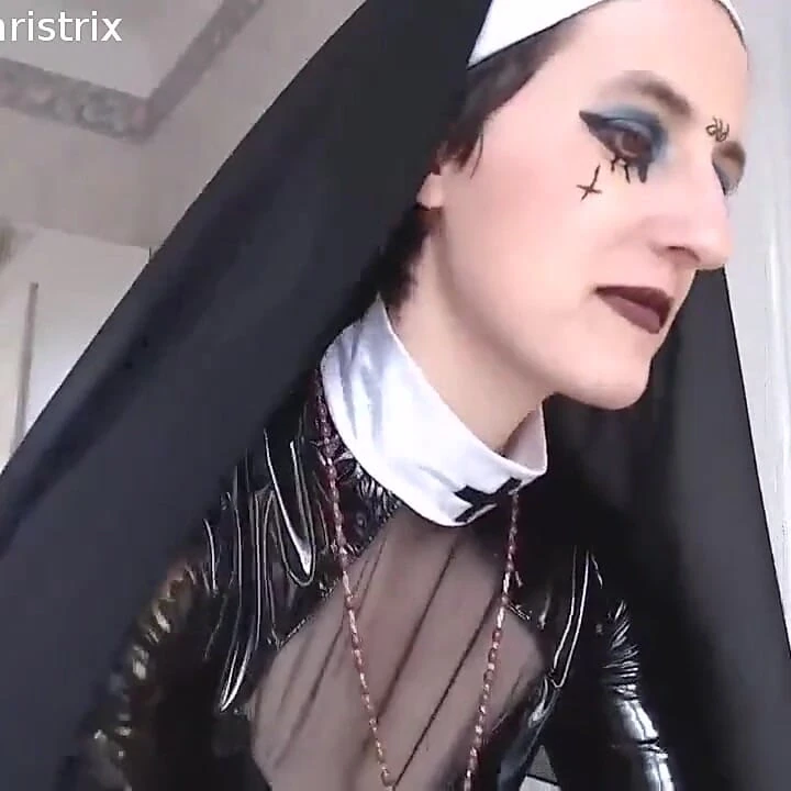 Seksi satanik rahibe