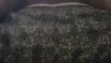 Sert sikme tombul kız