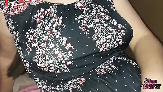 Üvey kız kardeş yatağında külotsuz