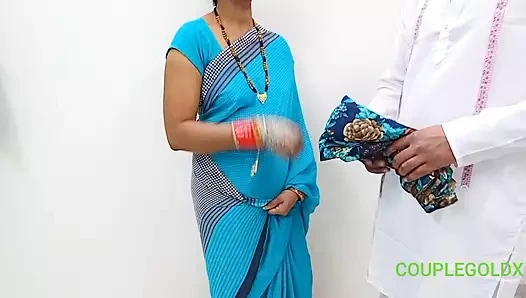 Komal blouse silane gai thi apne telar ke pas