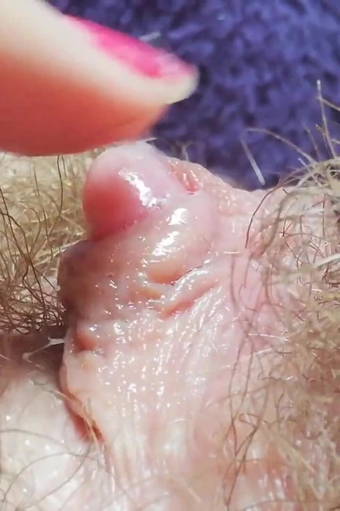 Aşırı yakın çekim büyük klitoris orgazmı yoğun klitoris stimülasyonu