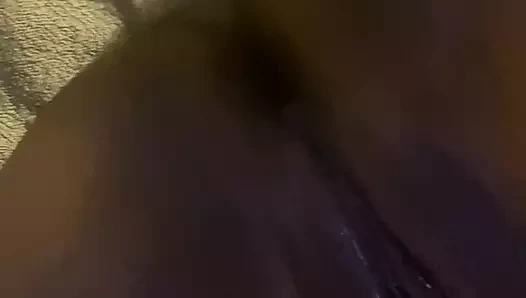Amcığımla oynuyorum