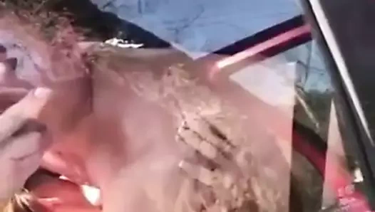 Seks çifti sırasında maske isteyen polis