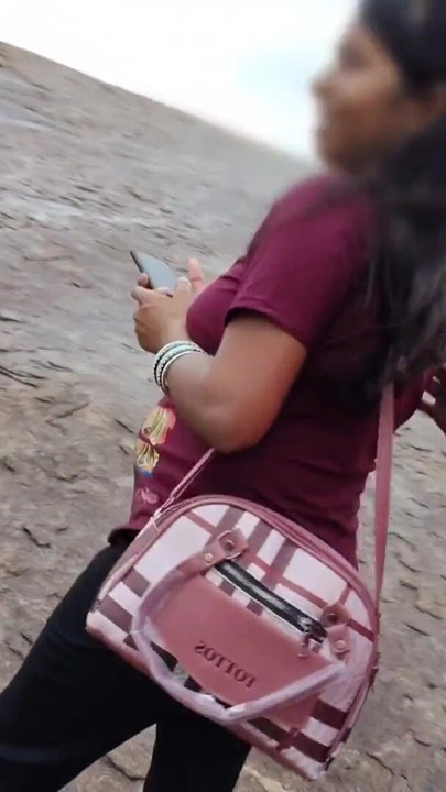 Turister Bhabhi Girl Hamari Ghar Wale Pahad Par Ghoom Aaye, Maine Usko Mere Ghar Le Gaya Aur Uski Gand Par Li - Indian… | Clip 1