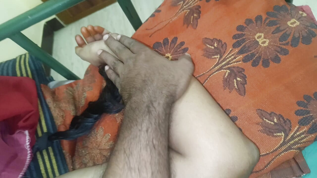 Ev hanımı ateşli romantizmin tadını çıkarıyor