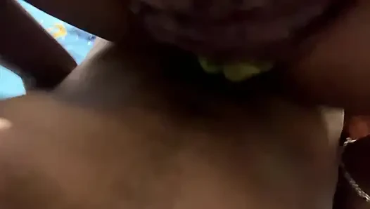 Evli abla üvey erkek kardeşine edepsizce iş yaptırıyor