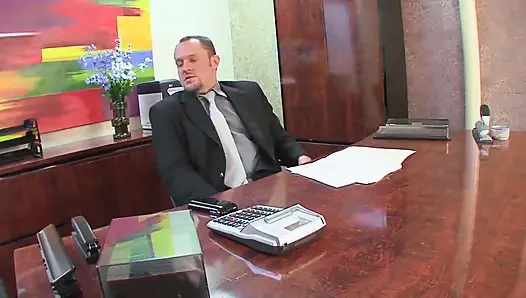 Seksi sekreter sert seksi seviyor