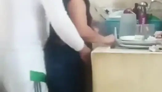 Beni mutfakta sik, karın her an gelebilir.
