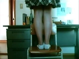 Asyalı fahişe kırbaçlandı