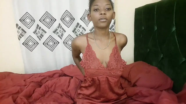 Hemşirenin küçük boyutlu amcığı