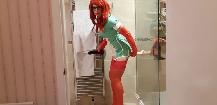 Lateks hemşire şimdi sizinle görüşecek