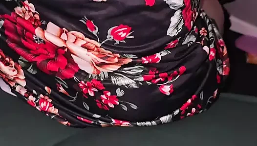 Üvey anne üvey oğluna geceleri ereksiyon yapmaya çalışıyor