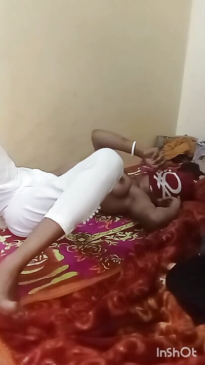 Bhabhi ka room per jakar bhabhi ko pel diya