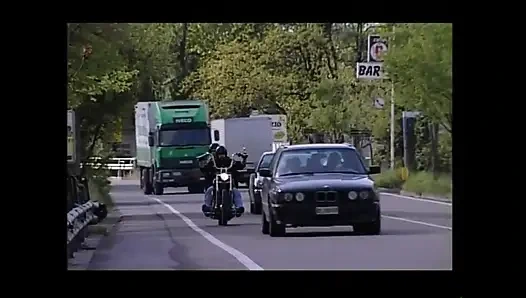 Orta yaşlı seksi kadın ufacık ve İtalyan sert yarak