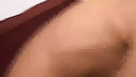 İngiliz Hint gets çivilenmiş tarafından büyük beyaz horoz