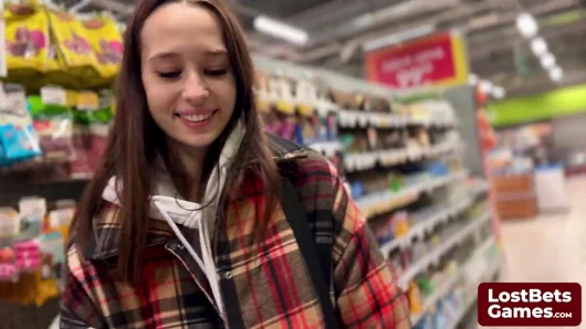 En iyi striptiz elle tokat hedefi kimin ayakta bırakacağını görmektir