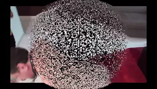 Zalim Nicole ve aşağılayıcı Joschi'yi tekmeliyor