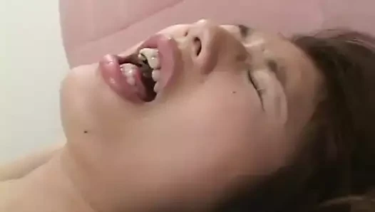 Japon kız gets becerdin sert içinde ona kıllı kedi