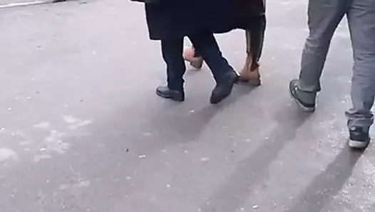 Kısa sol bacak olgun bayan