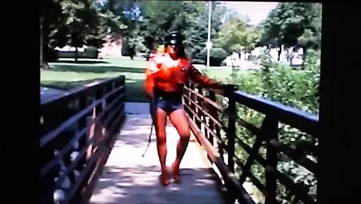 kırmızı deri metresi