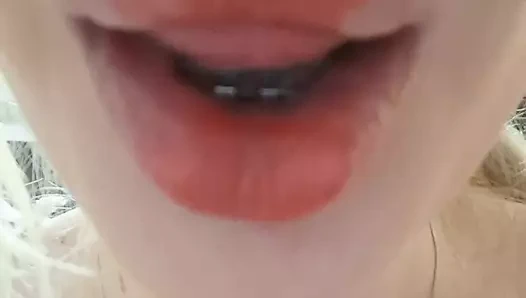 Elza Kom'dan kırmızı ruj