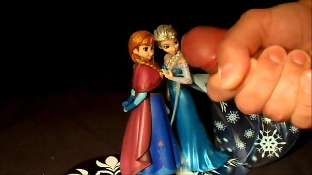 Dondurulmuş anna elsa heykelleri.figures cumshots