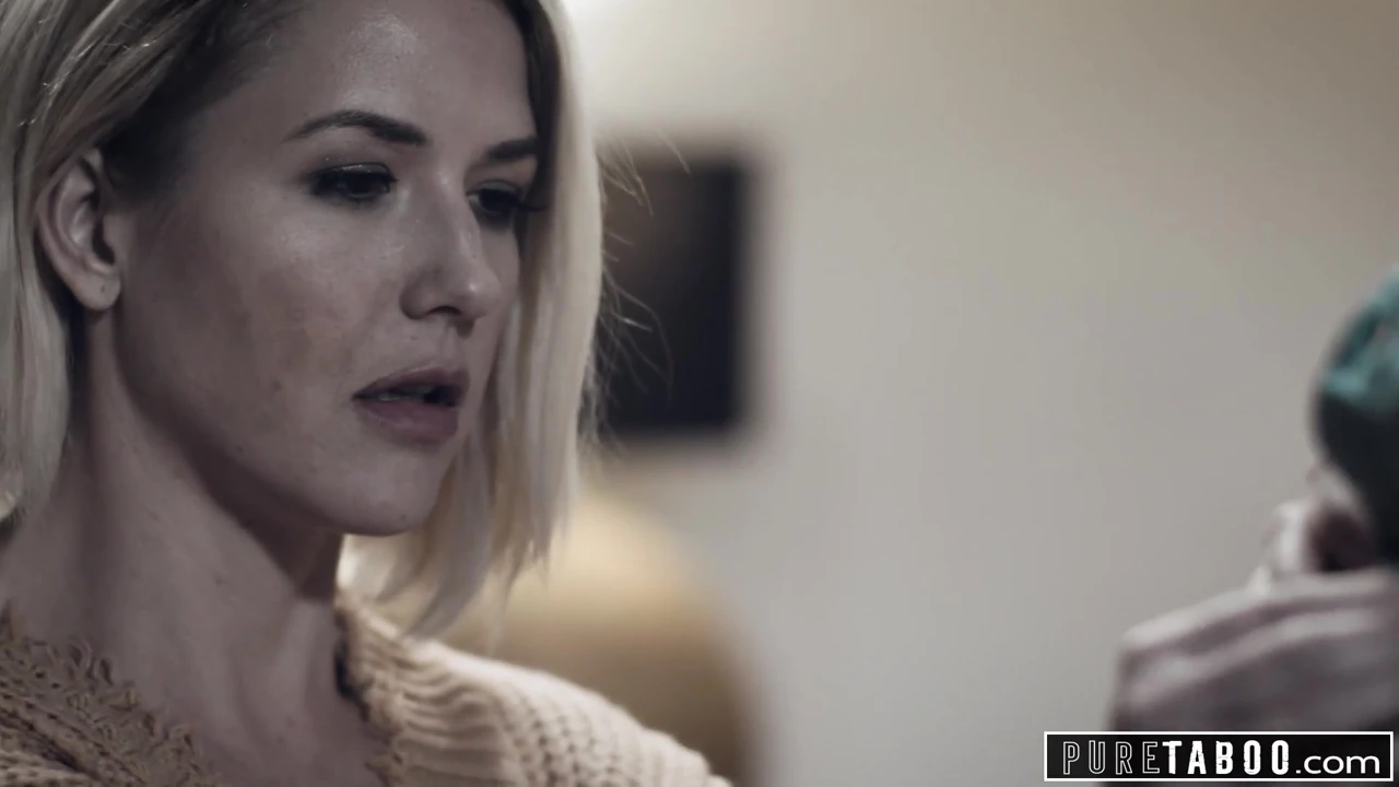 PURE TABOO Stepmom Helped Injured Step Son Pleasure Himself