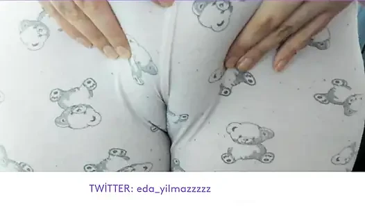 CAMELTOE- SWOLLEN PUSSY- MASTURBATE WITH PAJAMA- RUBBING PUSSY WITH PAJAMA