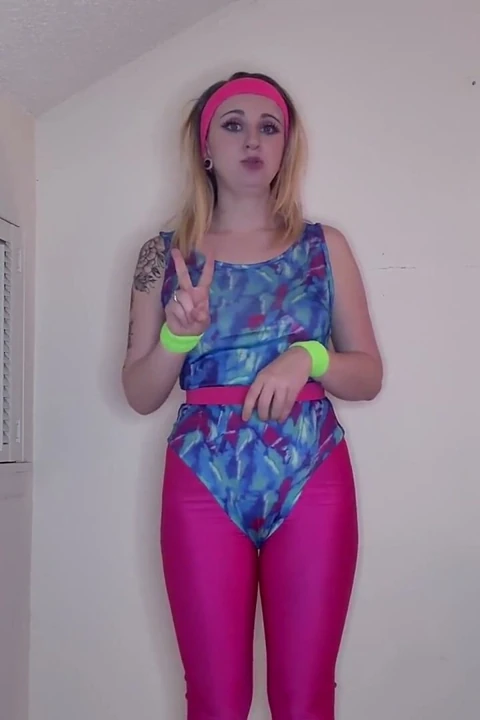 Ayla Vixen'in 80'lerin ateşli kadın egemenliği fantezisi hd bakış açısı toplam kontrol bekliyor!