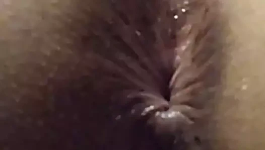 Evli kadın götünü parmaklıyor