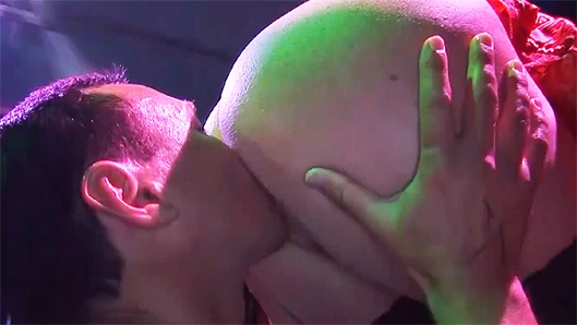 Aşırı kaba Alman bukkake sikme parti