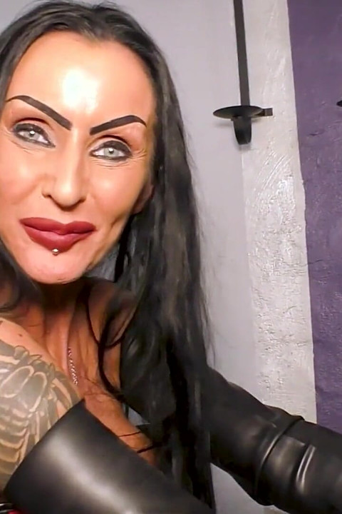 Alman Swinger Kulübü'nde Slut Party (prezervatifsiz)
