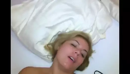 Sıcak amatör bebek anal sikme