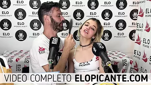 MILE GOMEZ KÜREKLE YÜZÜNE VURMANıN TADıNı ÇıKARıYOR